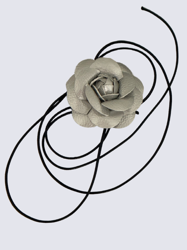 PU rose necklace