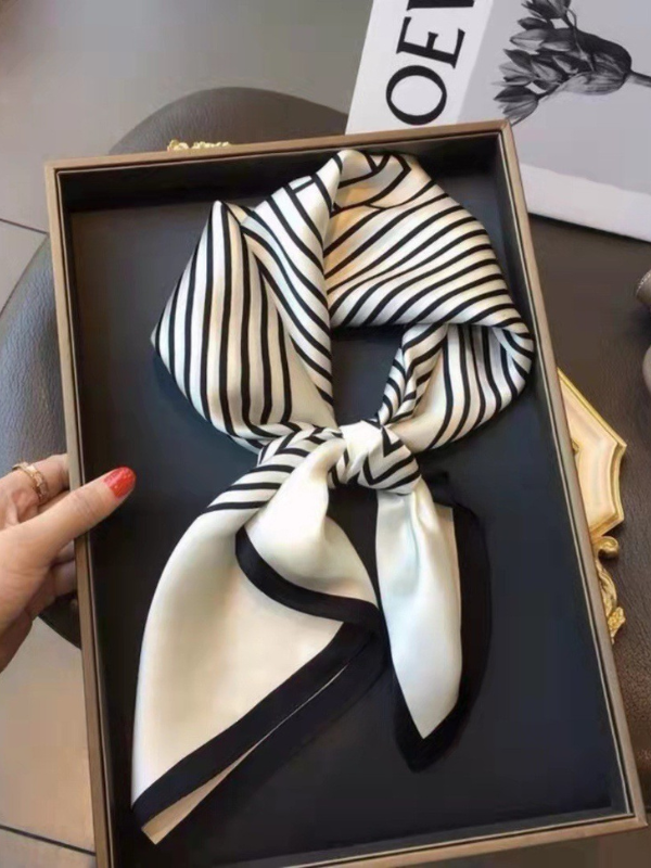 Marguerite silk scarf
