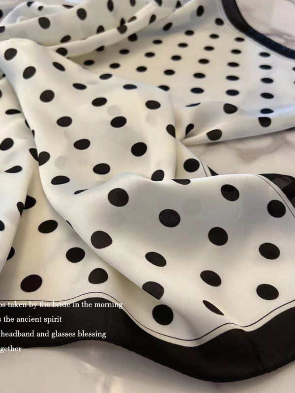 Marguerite silk scarf